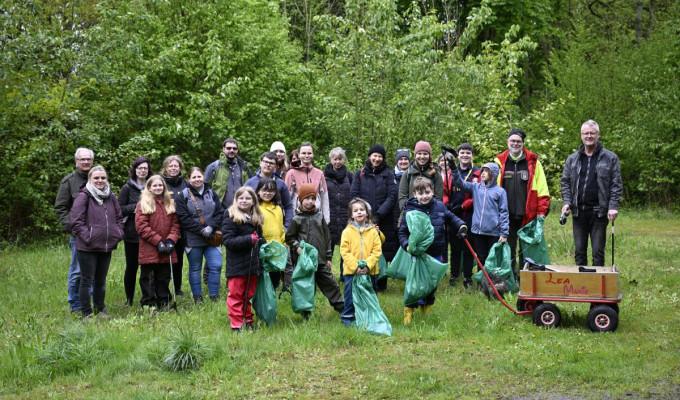 Gruppe beim Waldspaziergang im Rahmer Wald