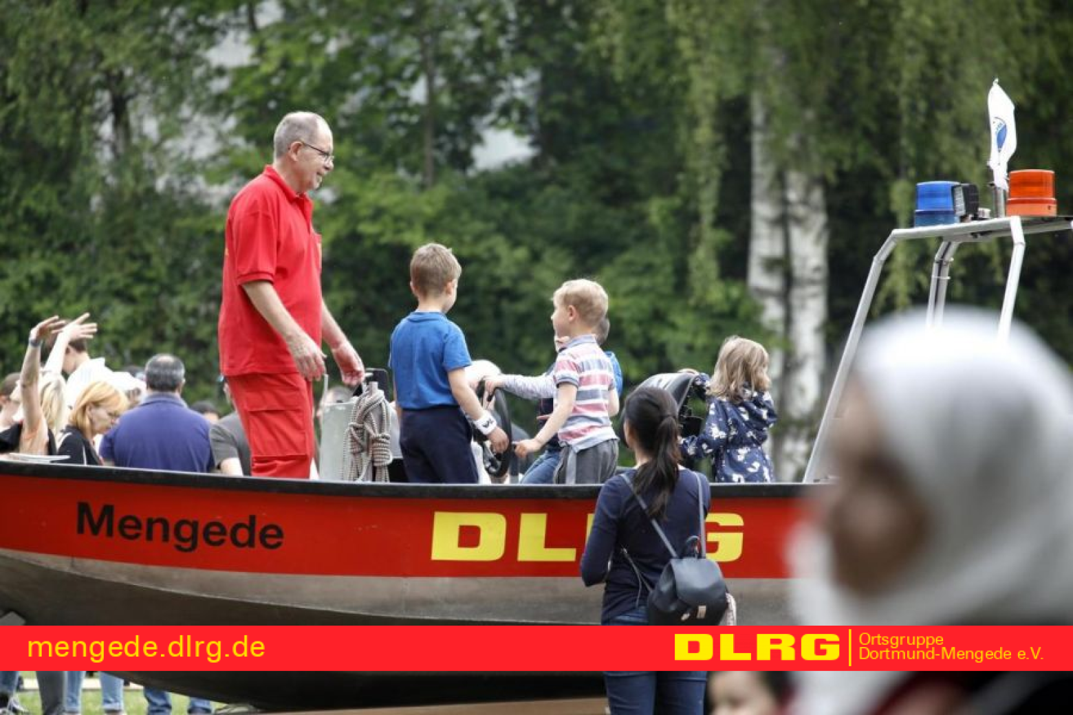 Der DLRG Ortsgruppe Dortmund Mengede e.V. bei einer Veranstaltung