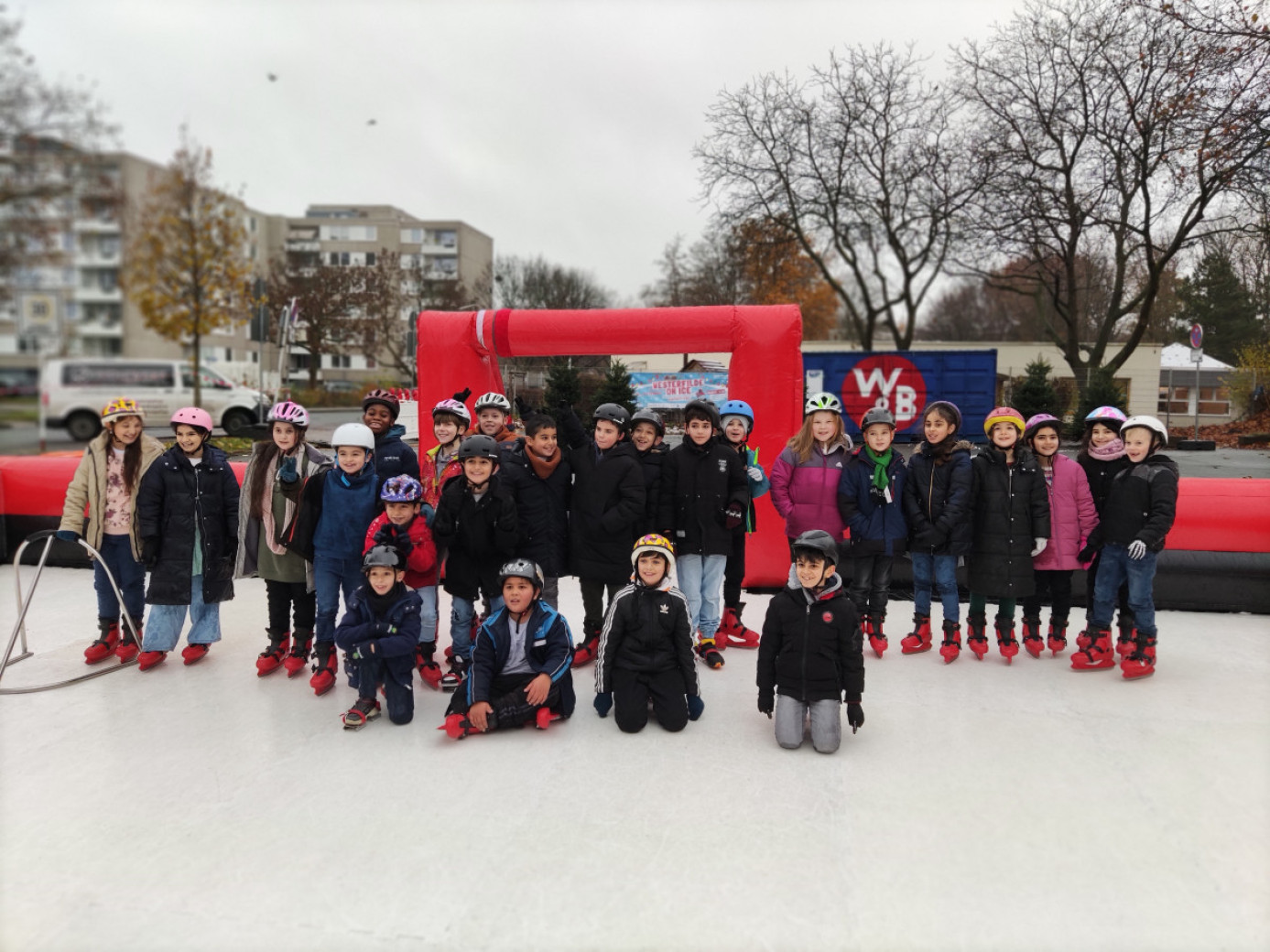 Die Klasse 3b der Westhausen Grundschule bei Westerfilde on Ice in Dortmund Westerfilde & Bodelschwingh