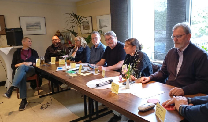 Foto vom Stammtisch des Freundeskreis Wiesengrund mit Bezirksbürgermeister Axel Kunstmann